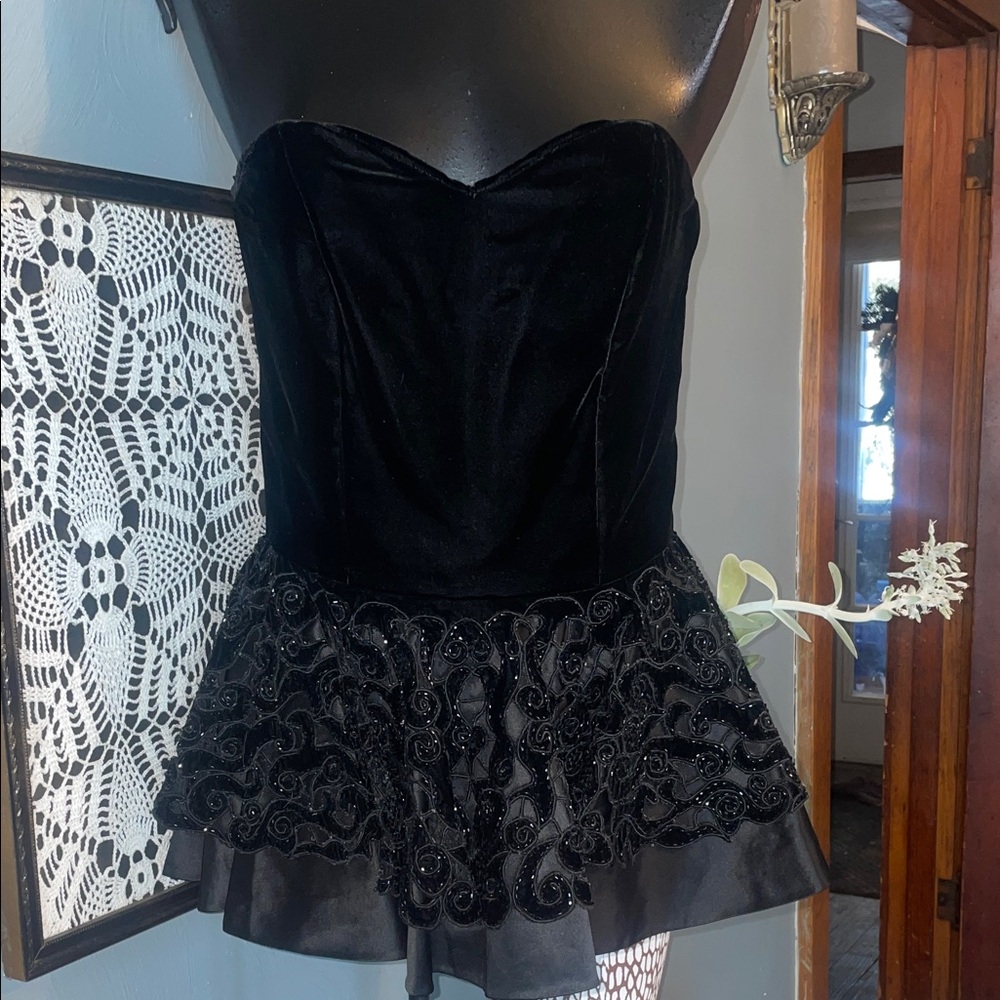 Elegant Black Strapless Top